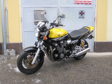 Motorka Yamaha XJR 1300