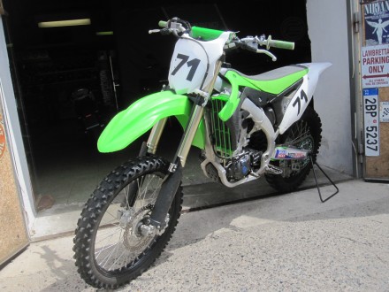 Motorka Kawasaki KX 450F