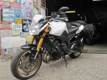 Motorka Yamaha FZ 8N