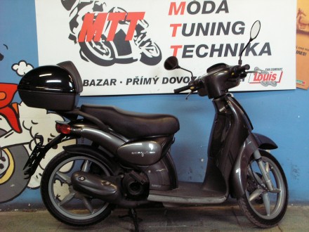 Motorka Aprilia Scarabeo 100