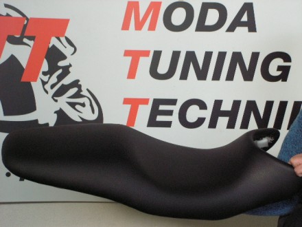 Motorka Kawasaki-sedlo ZR - 7-snížené sedlo