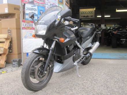 Motorka Kawasaki GPZ 500S