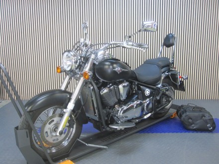 Motorka Kawasaki VN 900 Classic