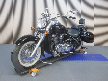 Motorka Suzuki VL 800 Intruder