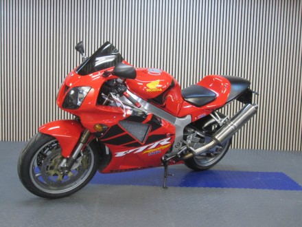 Motorka Honda VTR 1000 SP1