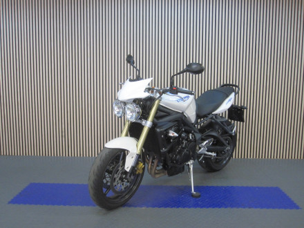 Motorka Triumph Street Triple 675
