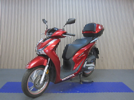 Motorka Honda SH 150AD