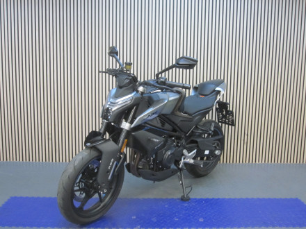 Motorka CFMOTO 450NK