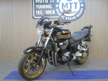 Motorka Suzuki GSX 1400