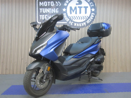 Motorka Honda Forza 125