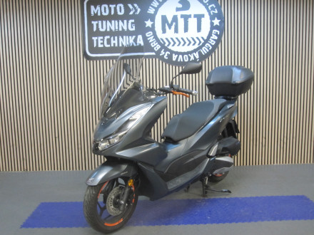 Motorka Honda PCX 125i